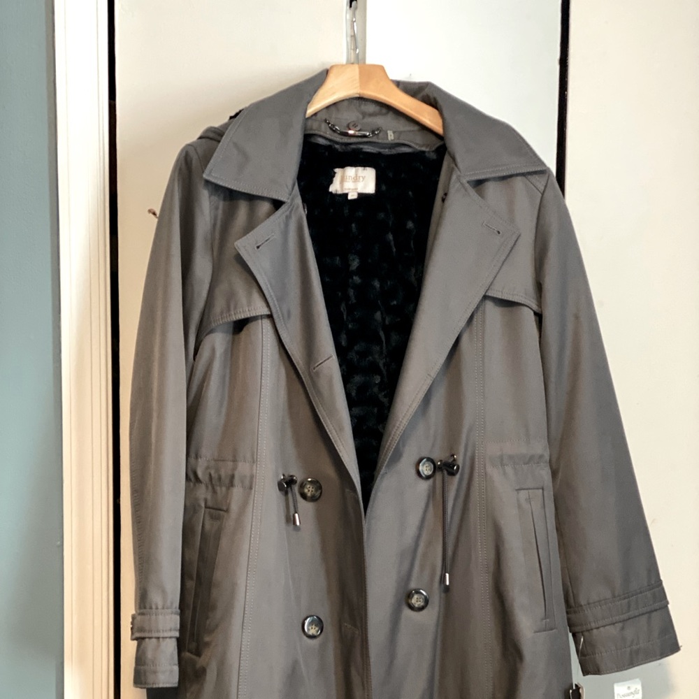 NWT Winter coat with removable faux fur lining and hoodie